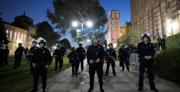Policija počela sa uklanjanjem propalestinskog kampa na univerzitetu UCLA