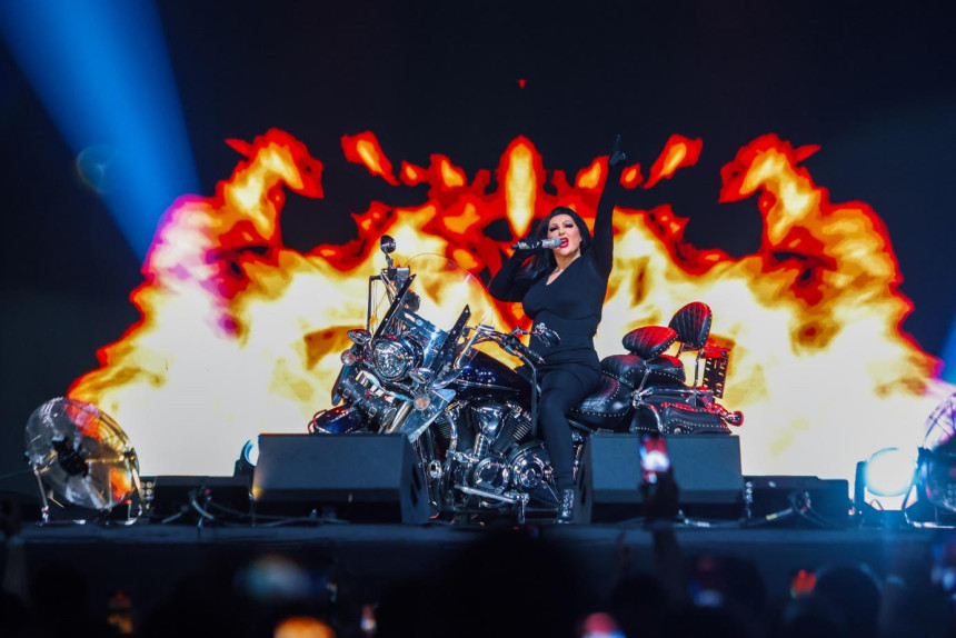 Dragana Mirković raspjevala prepunu zagrebačku Arenu