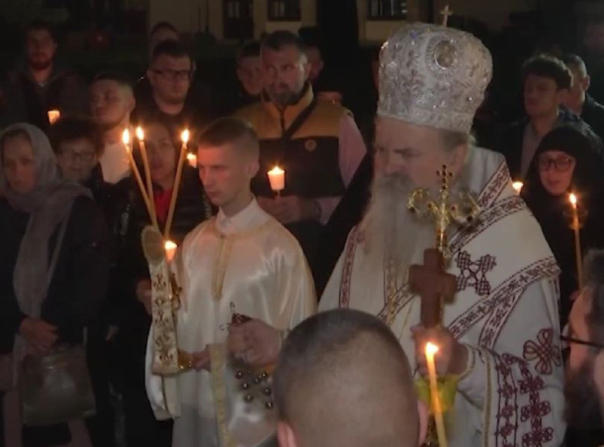 Vaskršnja liturgija i u manastiru Gračanica na KiM