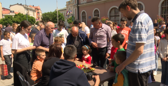 U centru grada takmičenje za najtvrđe i najljepše išarano jaje