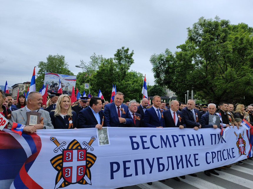 Zvaničnici Srpske u maršu "Besmrtnog puka" u Banjaluci