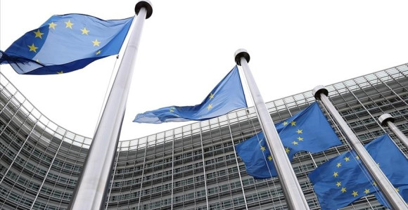 EU zamrznutim ruskim novcem pomaže Ukrajinu