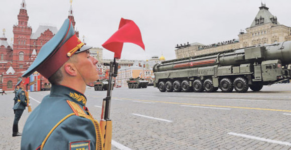 Vojna parada u Moskvi, učestvuje 9.000 ljudi