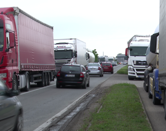 Velika gužve na carinskom terminalu u Bijeljini (FOTO)