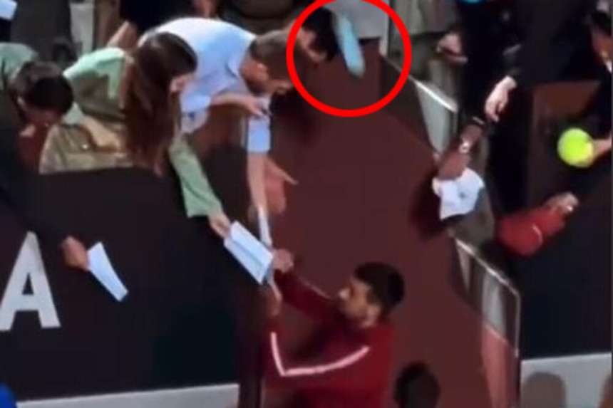 Nestao čovjek koji je flašom pogodio Novaka Đokovića