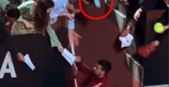 Nestao čovjek koji je flašom pogodio Novaka Đokovića