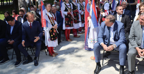 Brojni zvaničnici u obilasku centralnog spomenika u BL