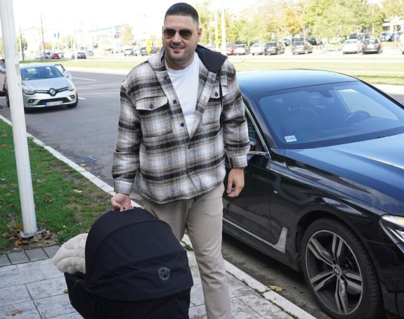 Певач снимао супругин порођај!