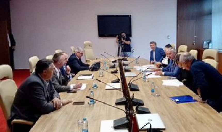 Јавно саслушање за директорицу Института за мјеритељство