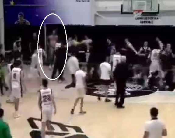 Velika tuča juniora, umiješao se i Milan Gurović (VIDEO)