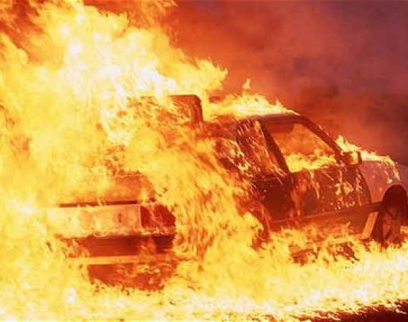 Izgorio automobil direktora SC Foča