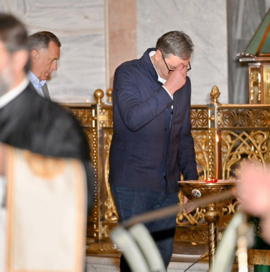 Vučić uoči odlaska u Njujork na službi u hramu na Vračaru