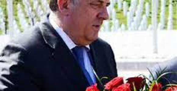 Dodik zatražio da položi vijence na mezarju Srebrenica