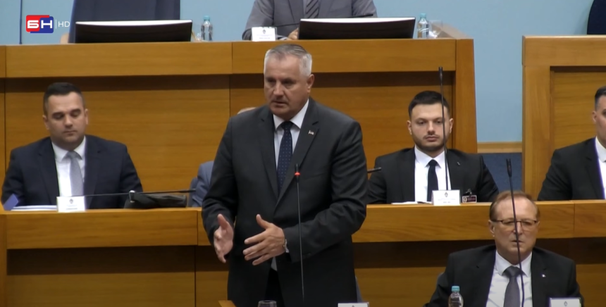 Вишковић одговорио на питање о нестанку мале Саре