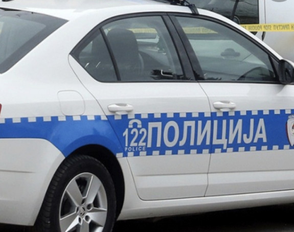 Nakon nasilja u porodici policiji prijetio noževima