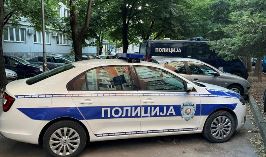 Детаљи ужасног напада: Мајка кћерку (6) избола ножем