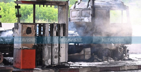 Težak udes na putu Banjaluka - Laktaši: Izgorjeli kamioni i benzinska pumpa