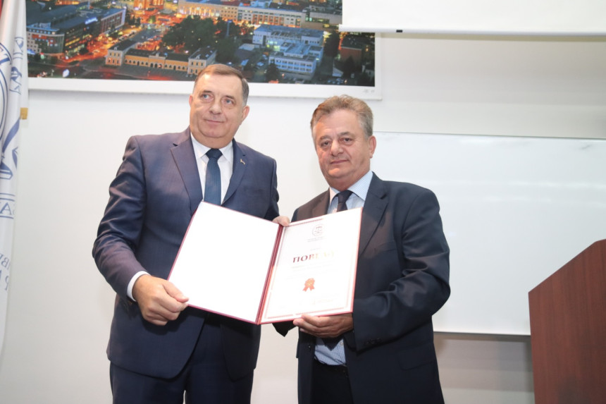 Dodiku predložen za počasnog doktora nauka Univerziteta u Banjaluci!?