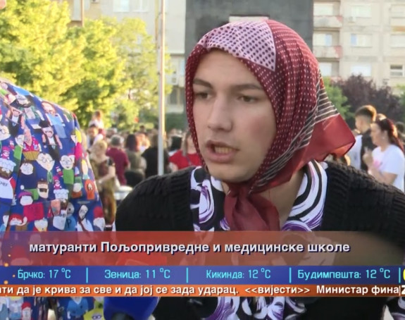 Прилог БН ТВ насмијао регион: Бака на матури