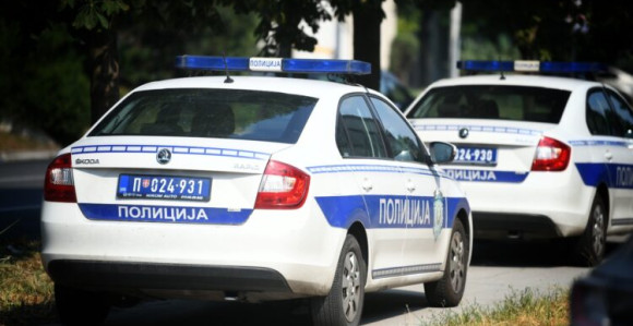 Automobilom udario u voz, dva vagona iskočila iz šina