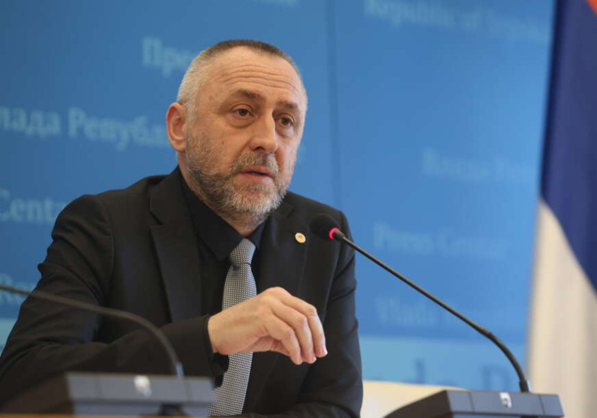 Boračkom ministru nova limuzina, borcima 3 KM boračkog