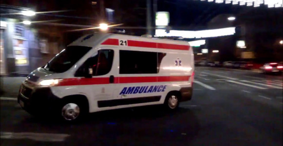 Vozač džipa poginuo kod Mladenovca, 30 povređenih