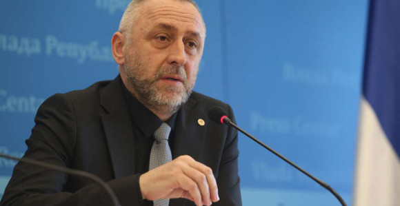 Boračkom ministru nova limuzina, borcima 3 KM boračkog