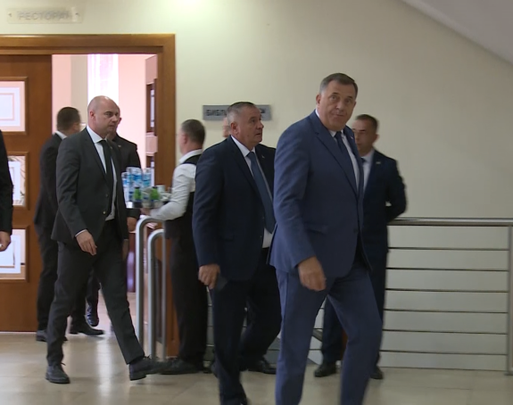 Šta se krije iza povlačenja zakona o "stranim agentima"?