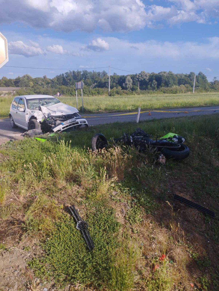 Teška nesreća kod Lončara, poginuo motociklista (31)