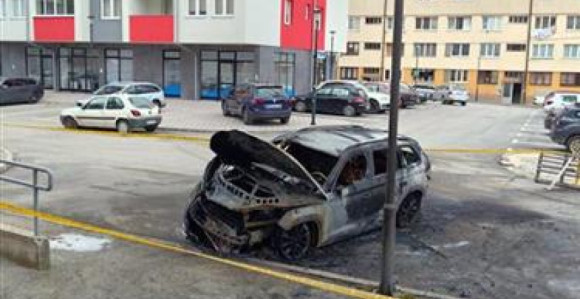 Uhapšena jedna osoba zbog paljenja automobila