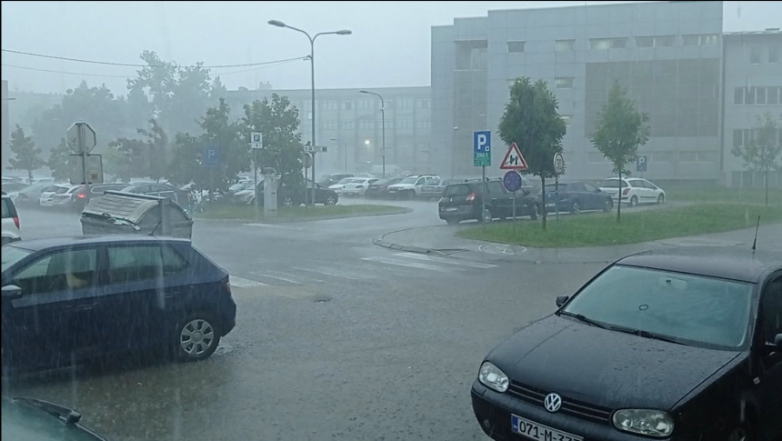 Nevrijeme zahvatilo Banjaluku, kolaps na ulicama (VIDEO)