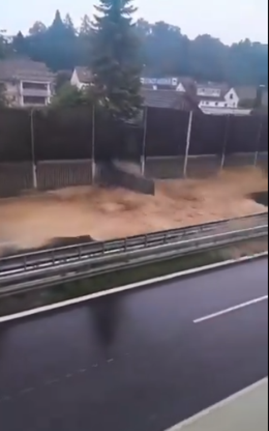 Njemačka: Vodena bujica prodrla na autoput (VIDEO)