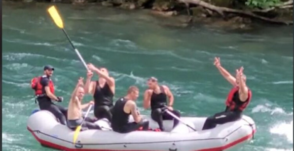 Fanovi na raftingu dozivali Jokića, evo kako je reagovao