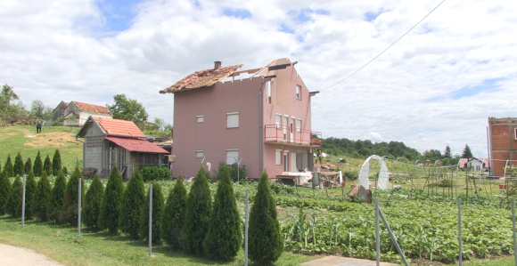 Dvadesetak kuća ostalo bez krova u Mišinom Hanu