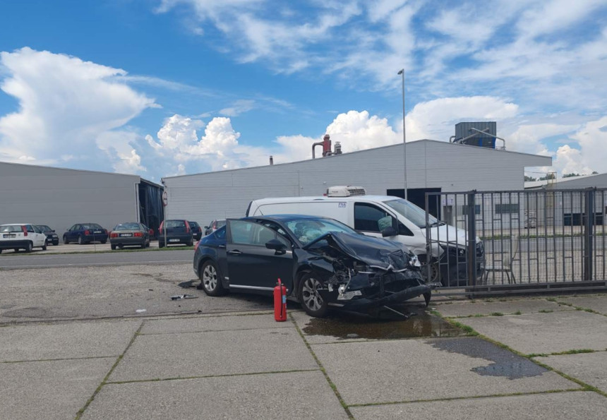 Sudar dva vozila kod Bijeljine, pet osoba povrijeđeno