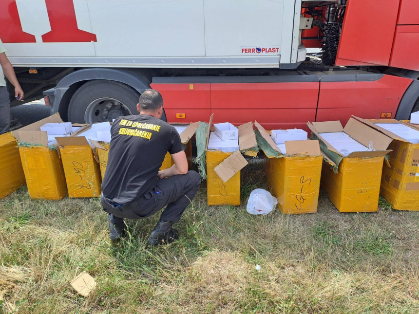 Spriječen šverc sunčanih naočara od oko 400.000 KM