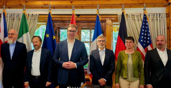 Aleksandar Vučić sa ambasadorima Kvinte o Srbiji i regionu