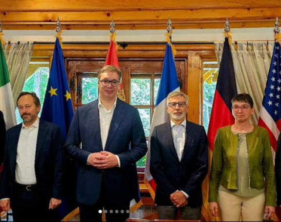 Александар Вучић са амбасадорима Квинте о Србији и региону