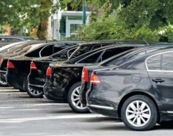 Uvoznici automobila „obrnuli“ 700 miliona KM, jednog "pogurale" institucije Srpske