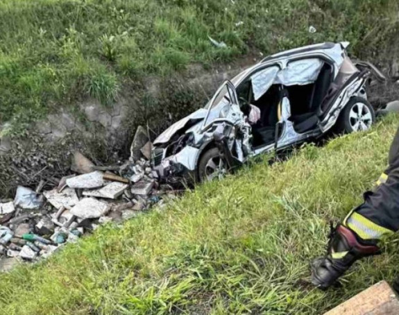 Putnički voz naletio na automobil, jedna osoba stradala