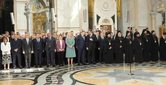 Служен молебан за Републику Српску и Србију у Храму на Врачару
