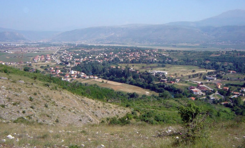 Mostar: Srpskom povratniku zapaljen automobil