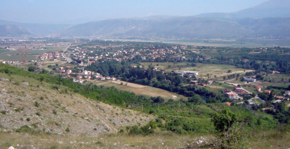 Mostar: Srpskom povratniku zapaljen automobil