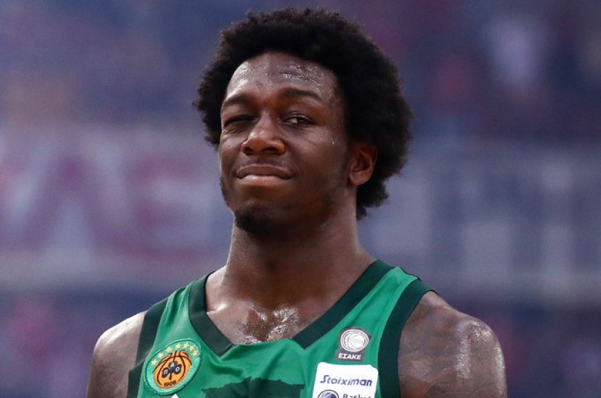 Amerikanac u duelu ostao bez zuba (FOTO)