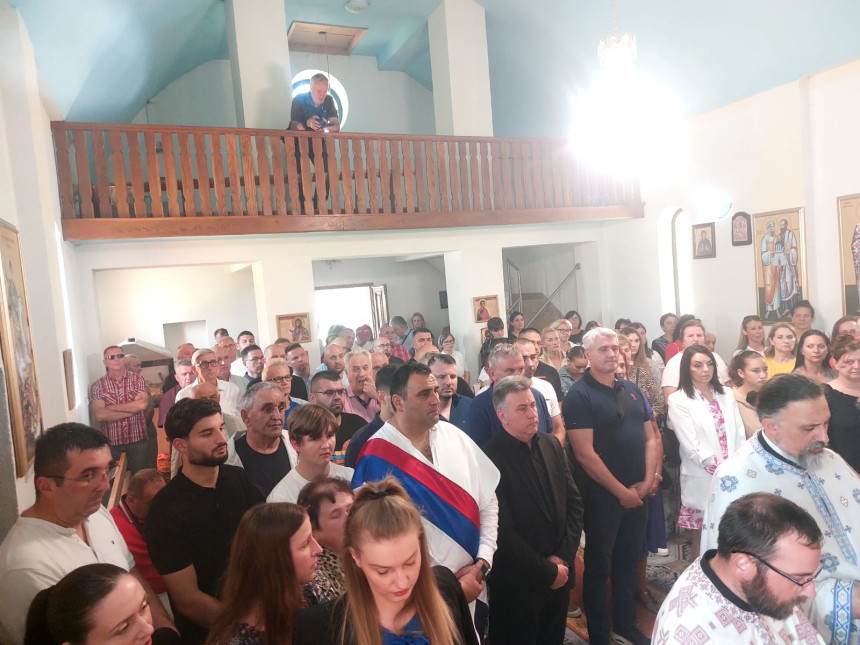 Hram u Sanskom Mostu mjesto okupljanja raseljenih Srba