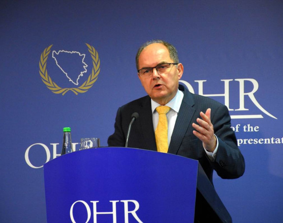 Шмит открио да је некада био пријатељ са Додиком