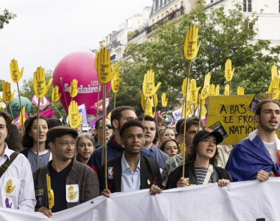Hiljade ljudi na protestima protiv krajnje desnice