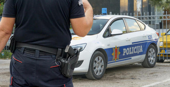 Horor u Budvi: Autom jurio mladiće da ih pregazi