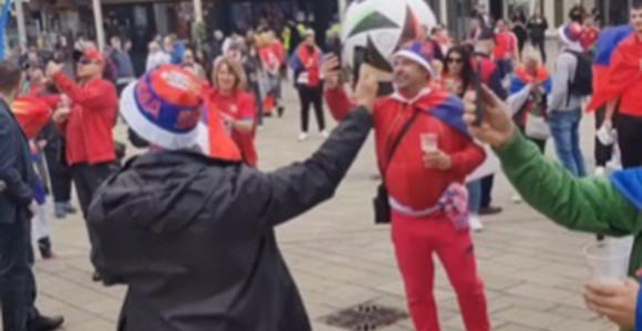 Njemačkom se ori jedna srpska pjesma (video)