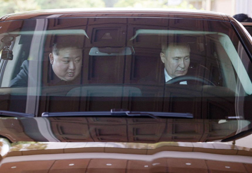 Putin dao luksuzni poklon Kim Džong Unu (VIDEO)
